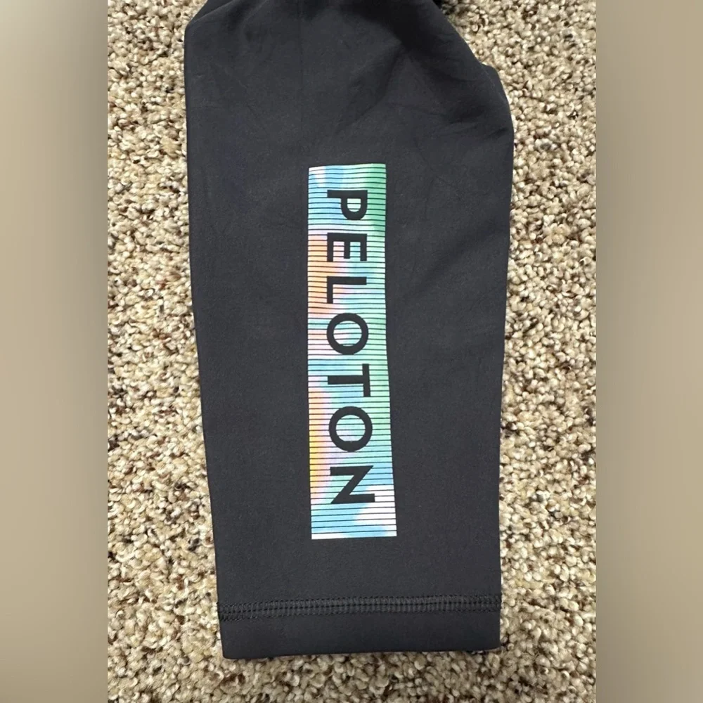 🚴‍♀️ Peloton Cadence Legging - Size M  🚴‍♀️